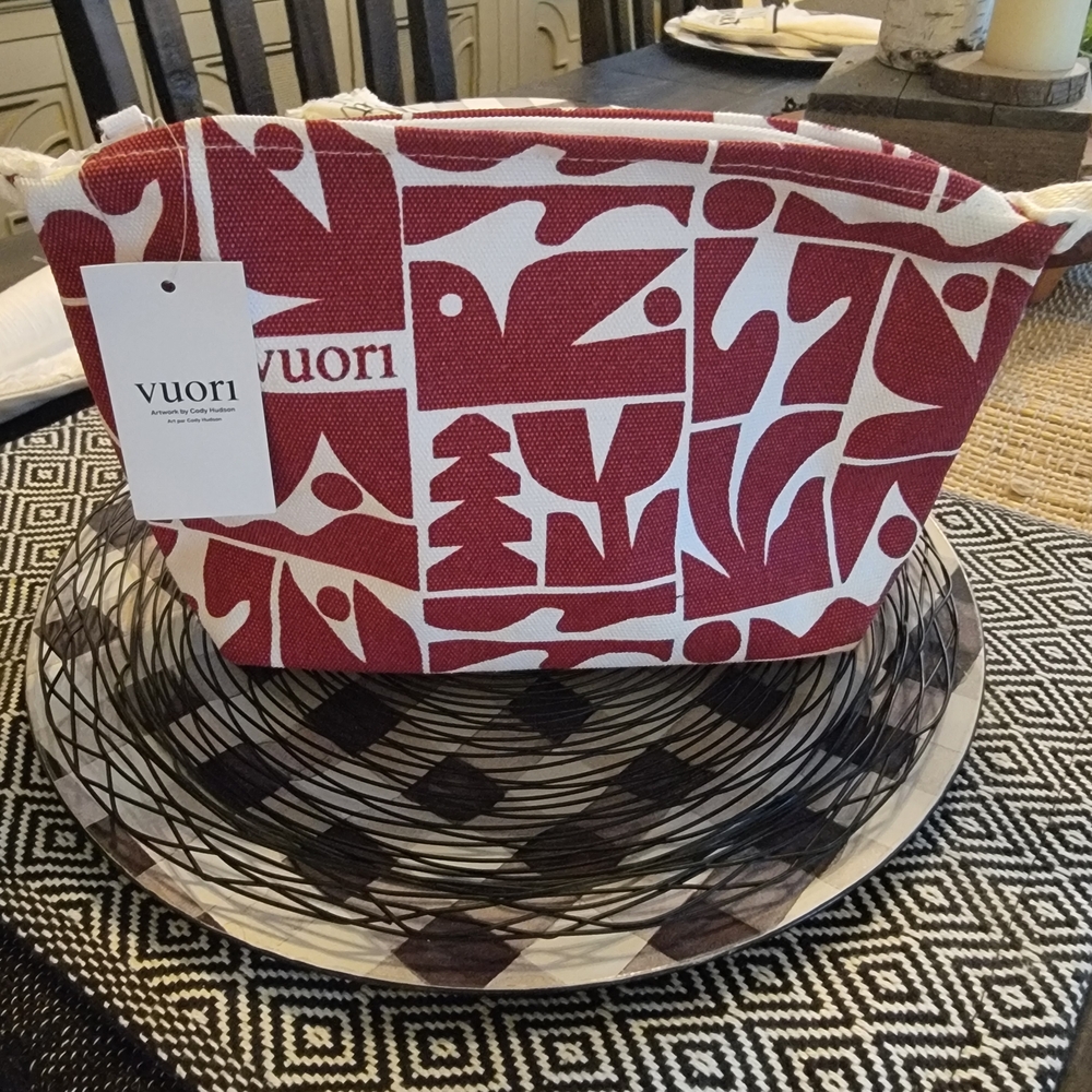 New Vuori Holiday 25 "Strawberry" Pouch